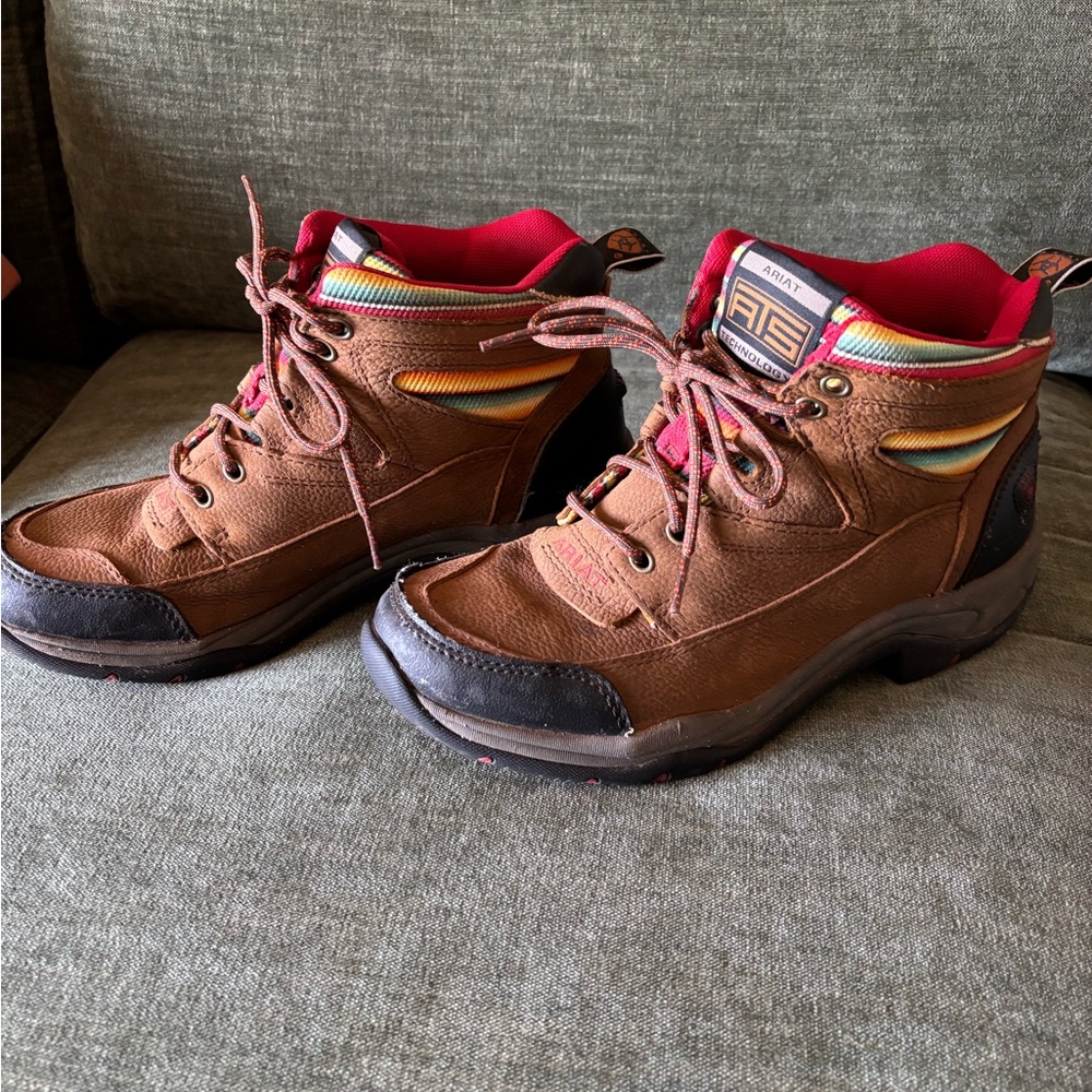 Ariat Ladies Walnut and Serape Terrain Boot (size 8)
